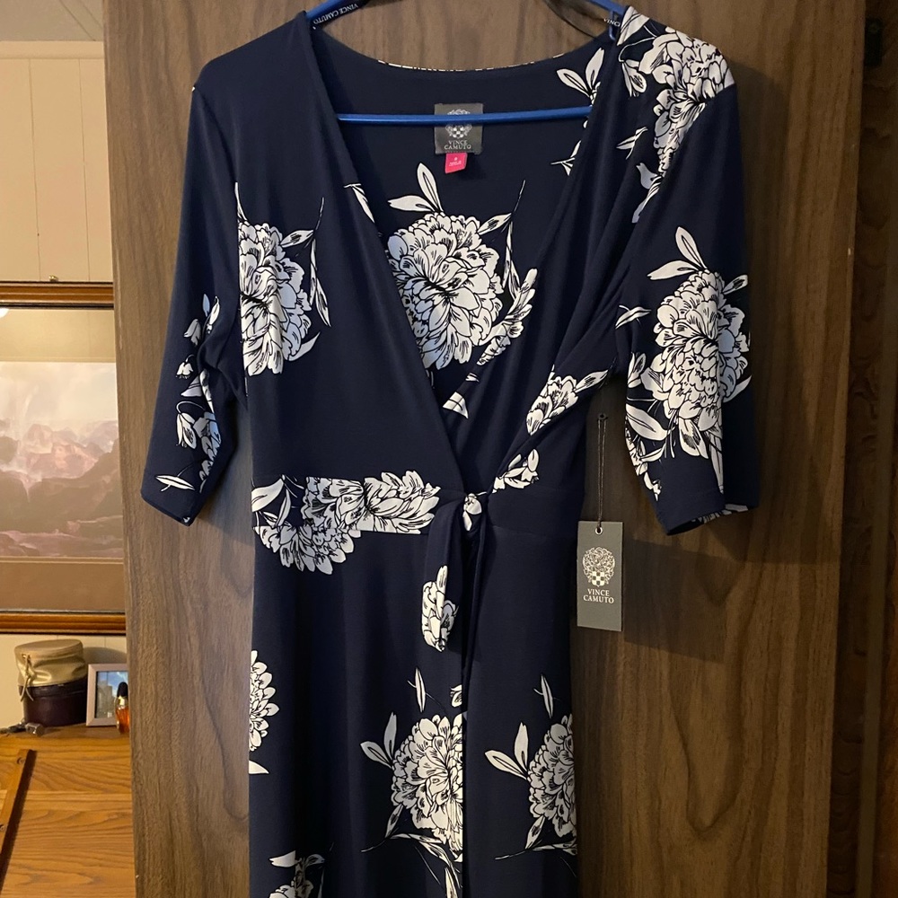 Beautiful NEW Vince Camuto blue and cream wrap dress.